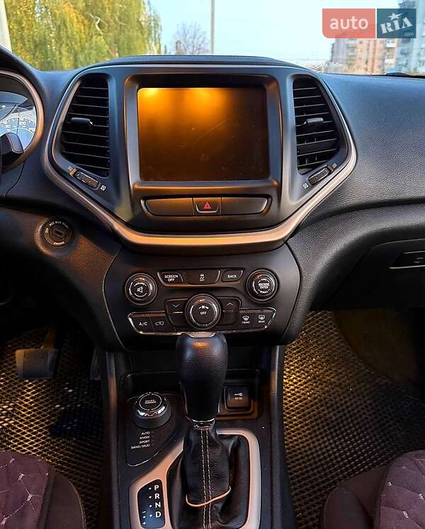 Внедорожник / Кроссовер Jeep Cherokee 2015 в Харькове фото 6 Внедорожник / Кроссовер Jeep Cherokee 2015 в Харькове