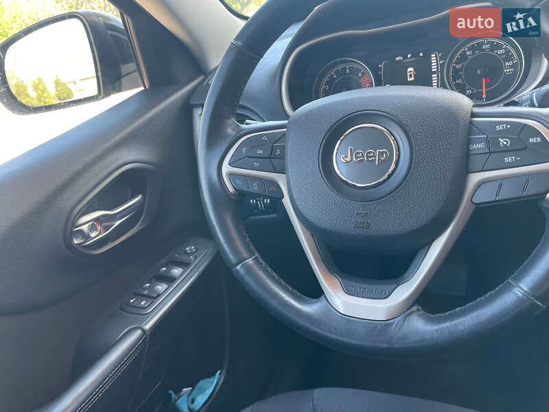 Внедорожник / Кроссовер Jeep Cherokee 2015 в Киеве фото 39 Внедорожник / Кроссовер Jeep Cherokee 2015 в Киеве