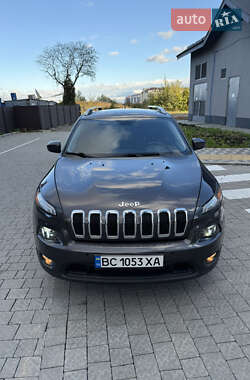 Позашляховик / Кросовер Jeep Cherokee 2014 в  фото 3 Позашляховик / Кросовер Jeep Cherokee 2014 в