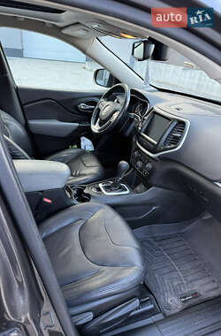Позашляховик / Кросовер Jeep Cherokee 2014 в  фото 18 Позашляховик / Кросовер Jeep Cherokee 2014 в