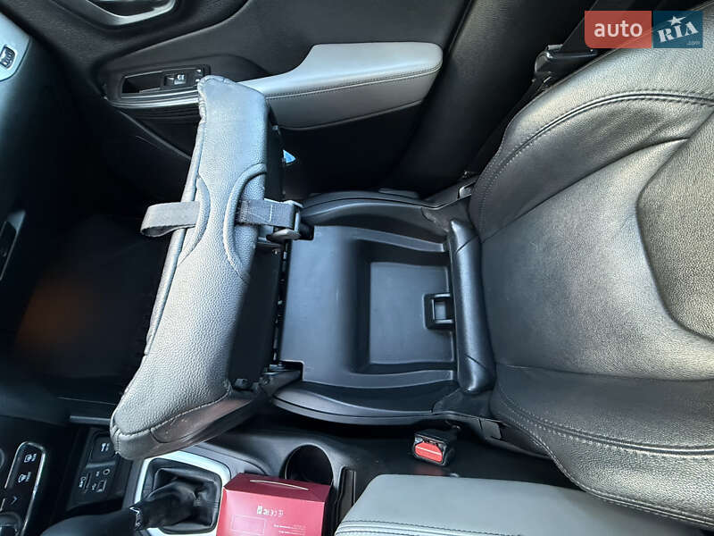 Внедорожник / Кроссовер Jeep Cherokee 2014 в Львове фото 34 Внедорожник / Кроссовер Jeep Cherokee 2014 в Львове