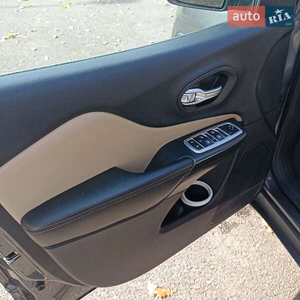 Внедорожник / Кроссовер Jeep Cherokee 2015 в Харькове фото 11 Внедорожник / Кроссовер Jeep Cherokee 2015 в Харькове