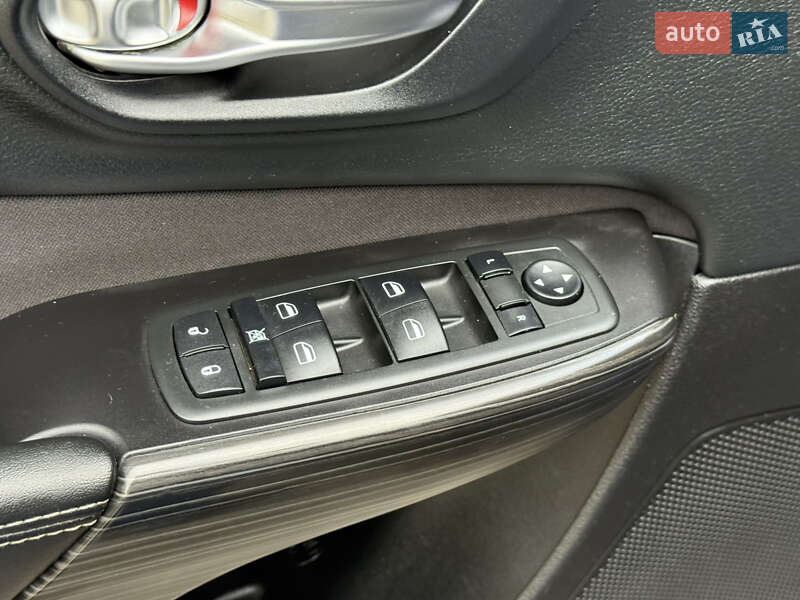 Внедорожник / Кроссовер Jeep Cherokee 2014 в Днепре фото 38 Внедорожник / Кроссовер Jeep Cherokee 2014 в Днепре