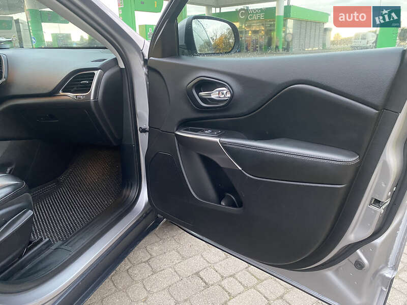 Внедорожник / Кроссовер Jeep Cherokee 2018 в Бродах фото 13 Внедорожник / Кроссовер Jeep Cherokee 2018 в Бродах