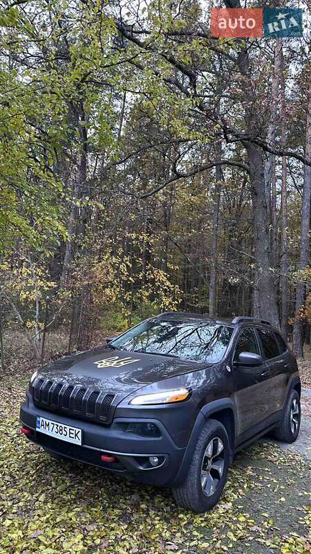 Внедорожник / Кроссовер Jeep Cherokee 2017 в Житомире