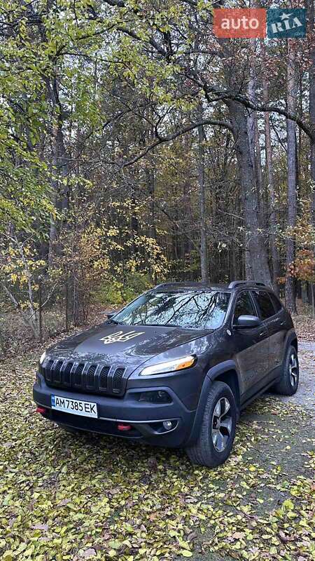 Внедорожник / Кроссовер Jeep Cherokee 2017 в Житомире