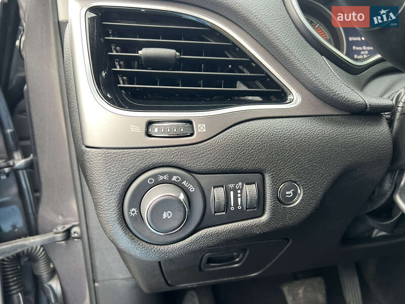 Внедорожник / Кроссовер Jeep Cherokee 2019 в Чернигове