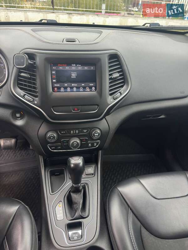 Внедорожник / Кроссовер Jeep Cherokee 2018 в Львове