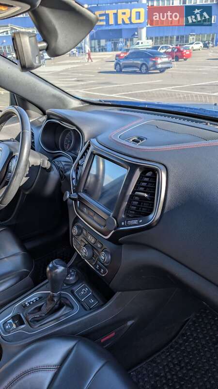 Внедорожник / Кроссовер Jeep Cherokee 2018 в Киеве фото 15 Внедорожник / Кроссовер Jeep Cherokee 2018 в Киеве