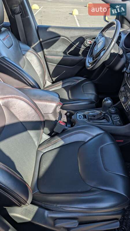 Внедорожник / Кроссовер Jeep Cherokee 2018 в Киеве фото 20 Внедорожник / Кроссовер Jeep Cherokee 2018 в Киеве