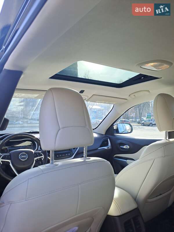 Внедорожник / Кроссовер Jeep Cherokee 2016 в Броварах