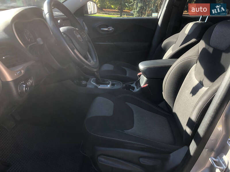 Позашляховик / Кросовер Jeep Cherokee 2014 в Києві фото 10 Позашляховик / Кросовер Jeep Cherokee 2014 в Києві