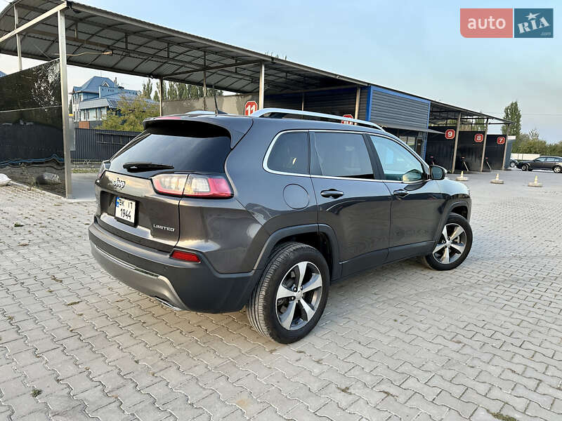 Позашляховик / Кросовер Jeep Cherokee 2020 в Кам'янець-Подільському