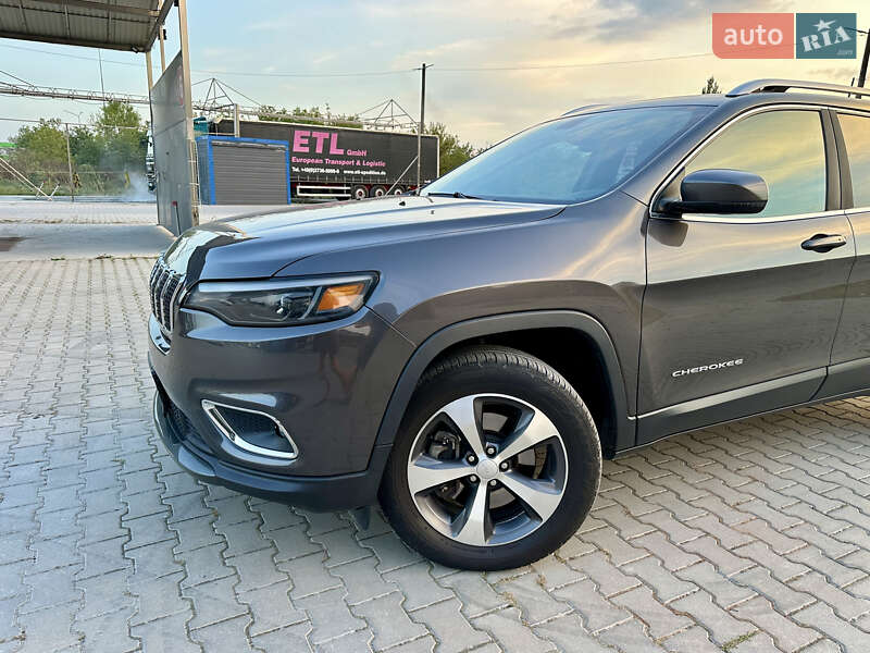 Позашляховик / Кросовер Jeep Cherokee 2020 в Кам'янець-Подільському