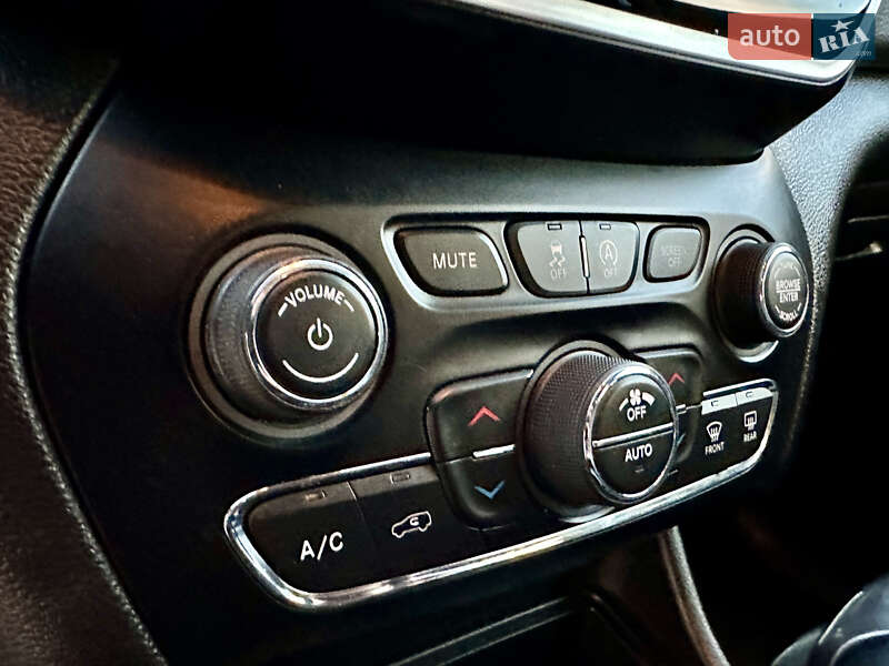 Позашляховик / Кросовер Jeep Cherokee 2020 в Кам'янець-Подільському