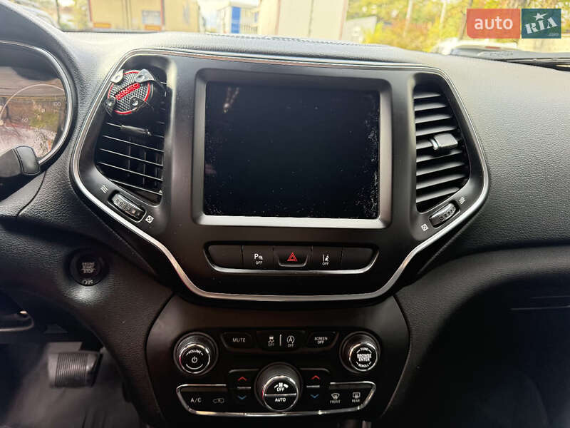 Внедорожник / Кроссовер Jeep Cherokee 2020 в Киеве