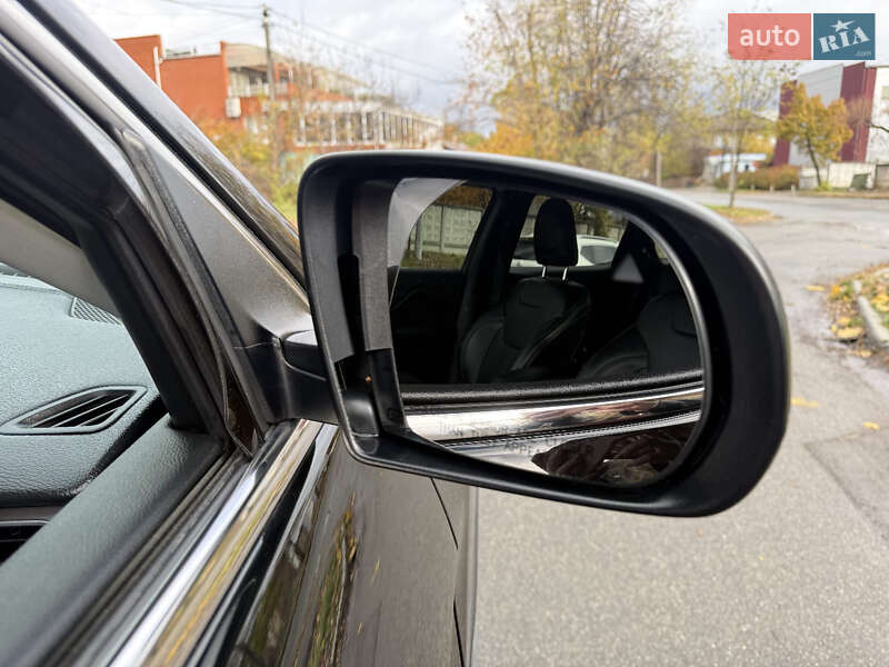 Внедорожник / Кроссовер Jeep Cherokee 2020 в Киеве