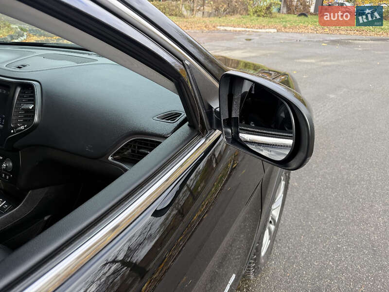 Внедорожник / Кроссовер Jeep Cherokee 2020 в Киеве