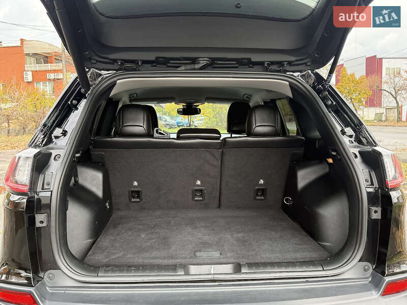 Внедорожник / Кроссовер Jeep Cherokee 2020 в Киеве