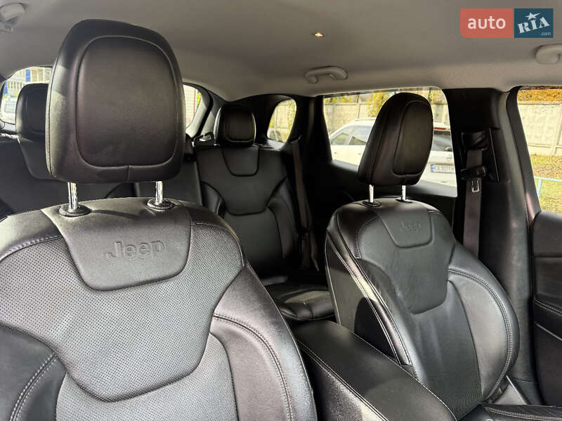 Внедорожник / Кроссовер Jeep Cherokee 2020 в Киеве