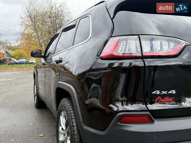 Внедорожник / Кроссовер Jeep Cherokee 2020 в Киеве