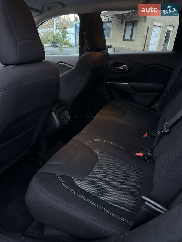 Внедорожник / Кроссовер Jeep Cherokee 2019 в Лубнах