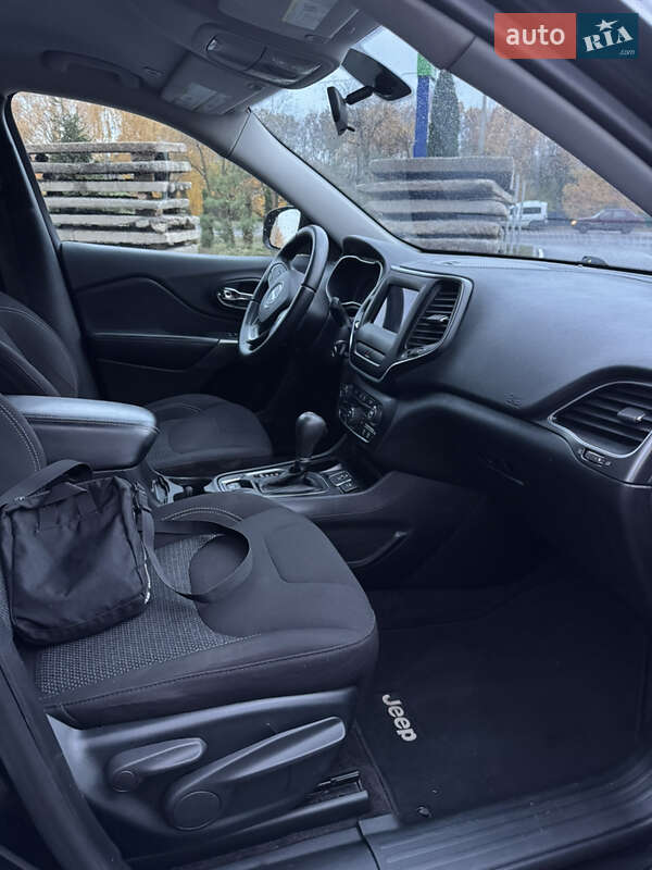 Внедорожник / Кроссовер Jeep Cherokee 2019 в Лубнах
