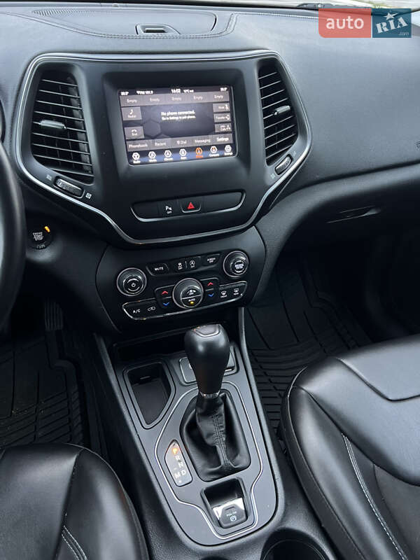 Внедорожник / Кроссовер Jeep Cherokee 2018 в Киеве фото 29 Внедорожник / Кроссовер Jeep Cherokee 2018 в Киеве