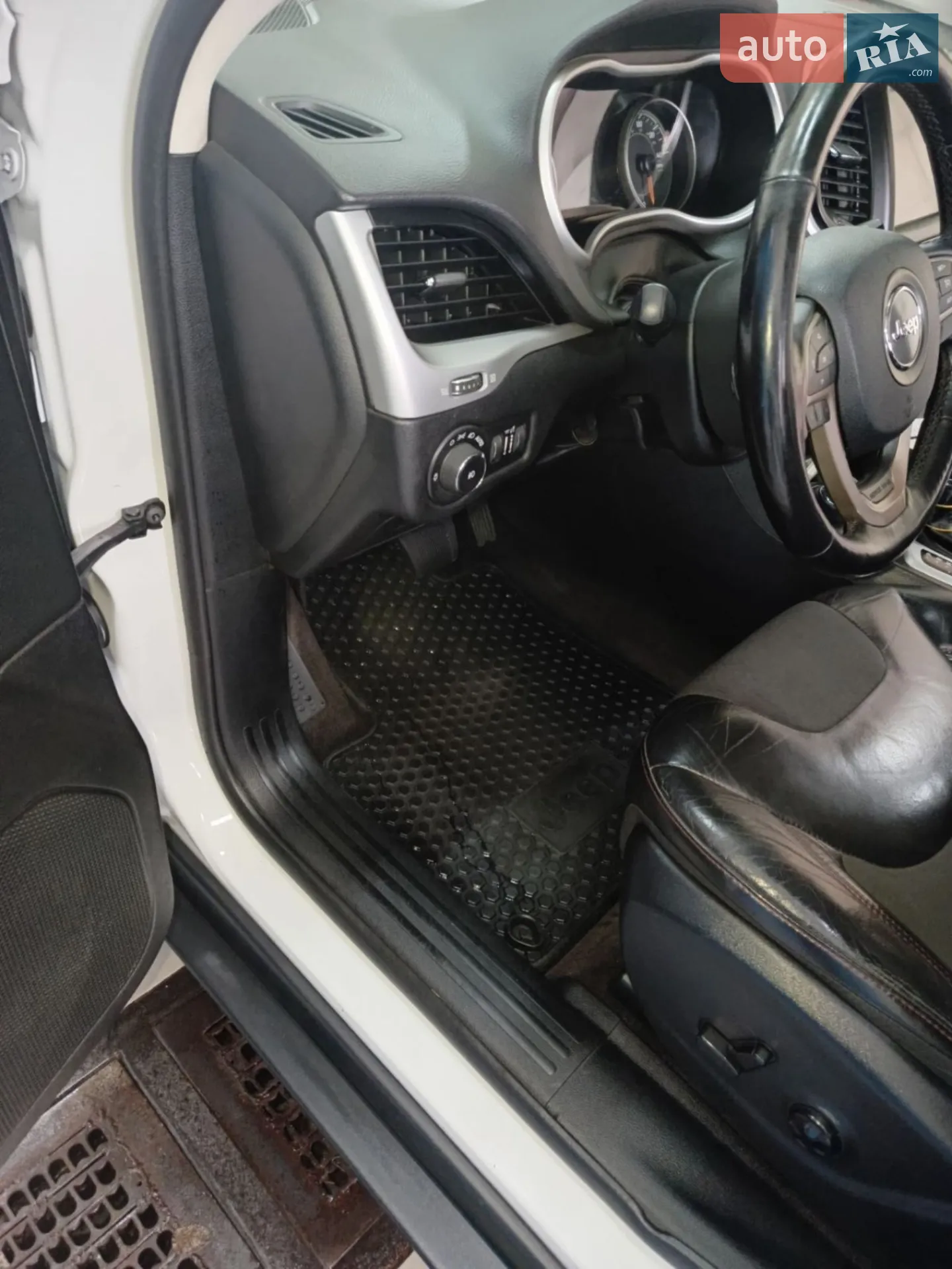 2017 Jeep Cherokee - мініатюра 8