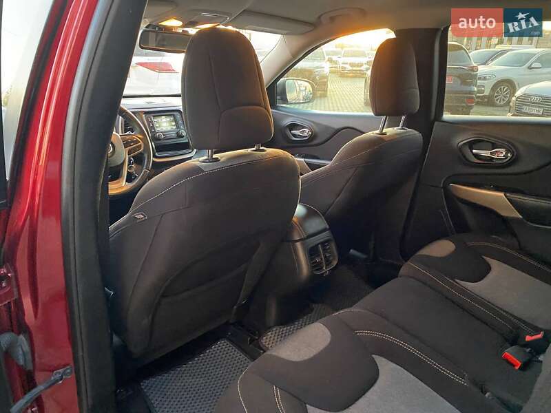 Позашляховик / Кросовер Jeep Cherokee 2016 в Львові