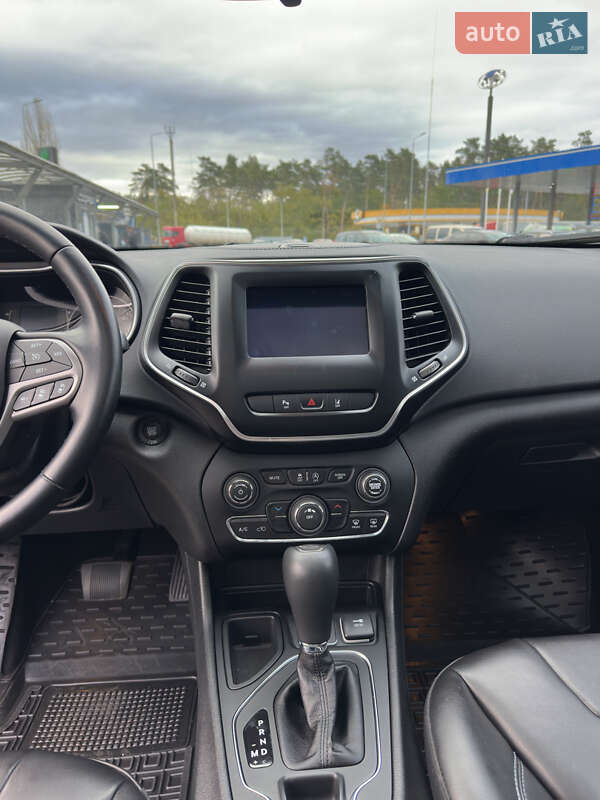 Позашляховик / Кросовер Jeep Cherokee 2021 в Києві