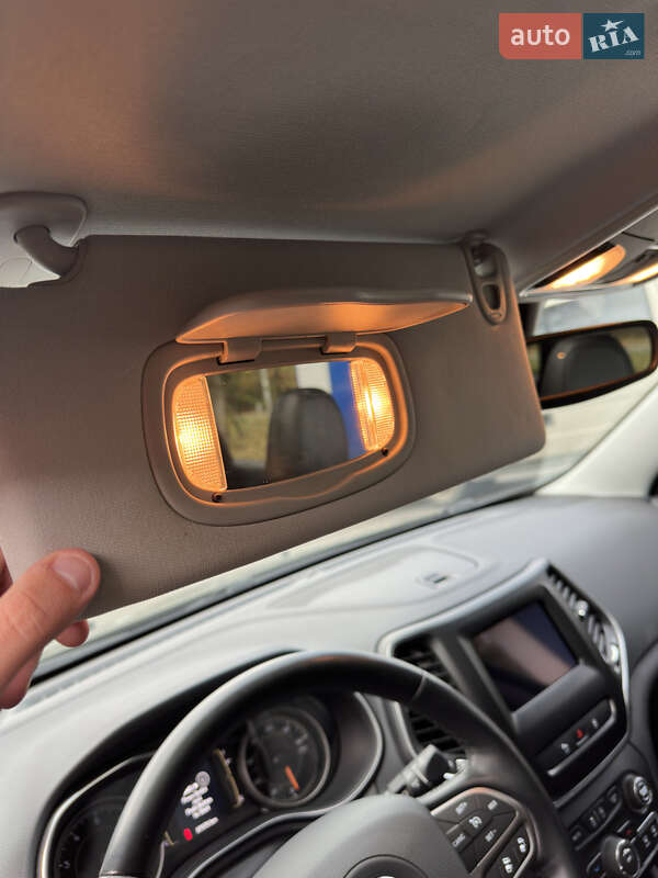 Позашляховик / Кросовер Jeep Cherokee 2021 в Києві