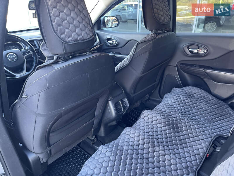 Позашляховик / Кросовер Jeep Cherokee 2013 в Полтаві