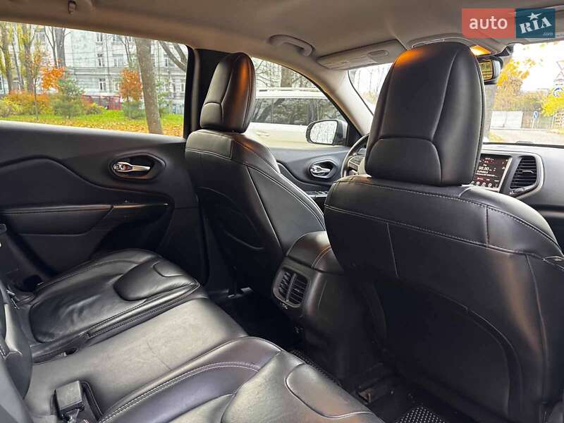 Внедорожник / Кроссовер Jeep Cherokee 2015 в Киеве фото 29 Внедорожник / Кроссовер Jeep Cherokee 2015 в Киеве