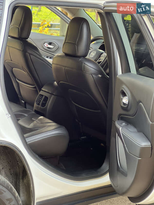 Внедорожник / Кроссовер Jeep Cherokee 2018 в Надворной фото 20 Внедорожник / Кроссовер Jeep Cherokee 2018 в Надворной