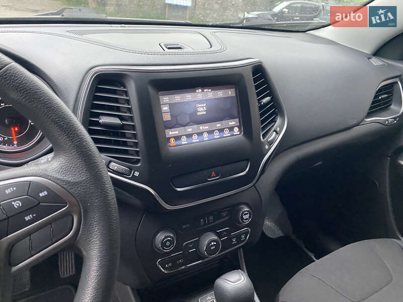 Внедорожник / Кроссовер Jeep Cherokee 2020 в Киеве