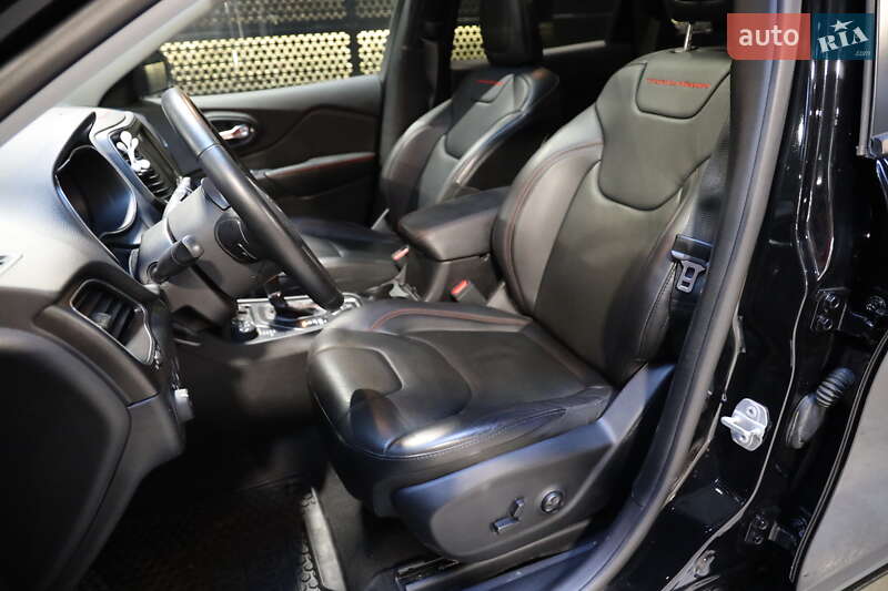 Внедорожник / Кроссовер Jeep Cherokee 2019 в Луцке