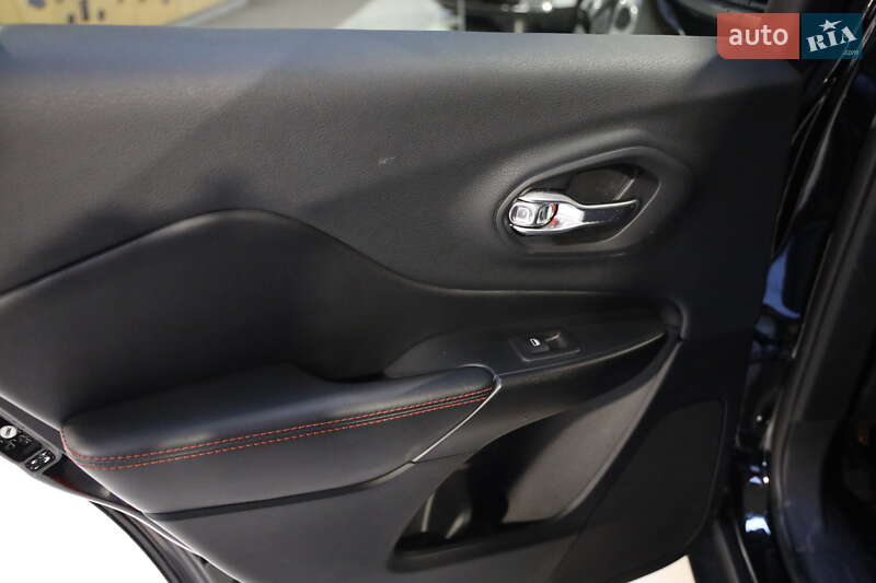 Внедорожник / Кроссовер Jeep Cherokee 2019 в Луцке