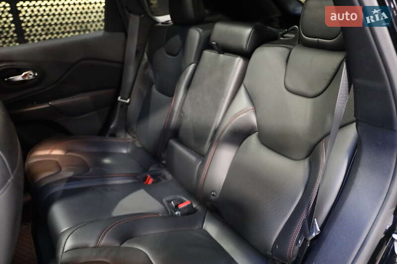 Внедорожник / Кроссовер Jeep Cherokee 2019 в Луцке