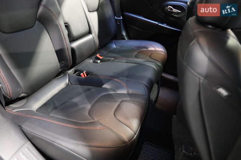 Внедорожник / Кроссовер Jeep Cherokee 2019 в Луцке