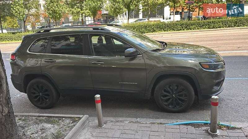 Внедорожник / Кроссовер Jeep Cherokee 2018 в Киеве
