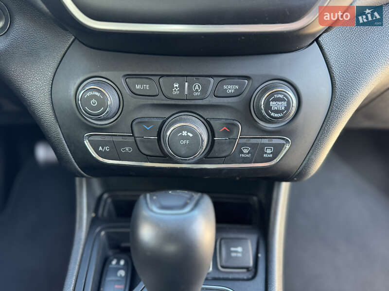 Внедорожник / Кроссовер Jeep Cherokee 2019 в Киеве фото 46 Внедорожник / Кроссовер Jeep Cherokee 2019 в Киеве