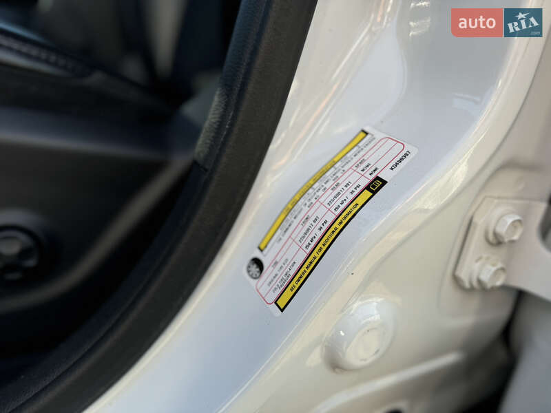 Внедорожник / Кроссовер Jeep Cherokee 2019 в Киеве фото 58 Внедорожник / Кроссовер Jeep Cherokee 2019 в Киеве