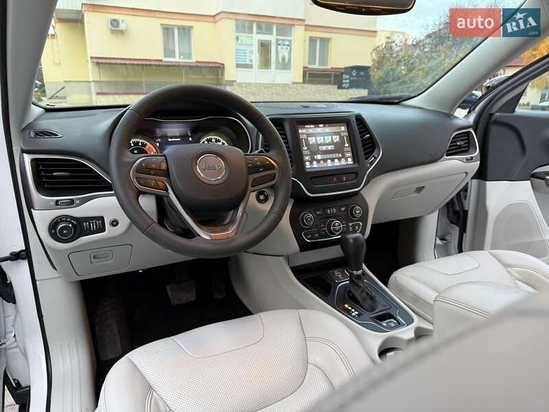 Внедорожник / Кроссовер Jeep Cherokee 2023 в Каменец-Подольском
