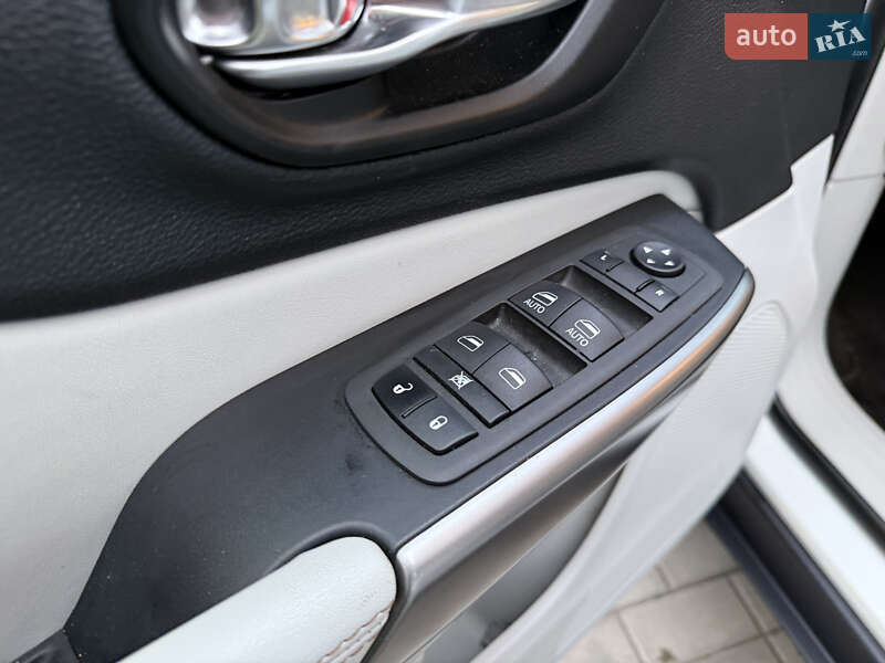 Внедорожник / Кроссовер Jeep Cherokee 2023 в Каменец-Подольском