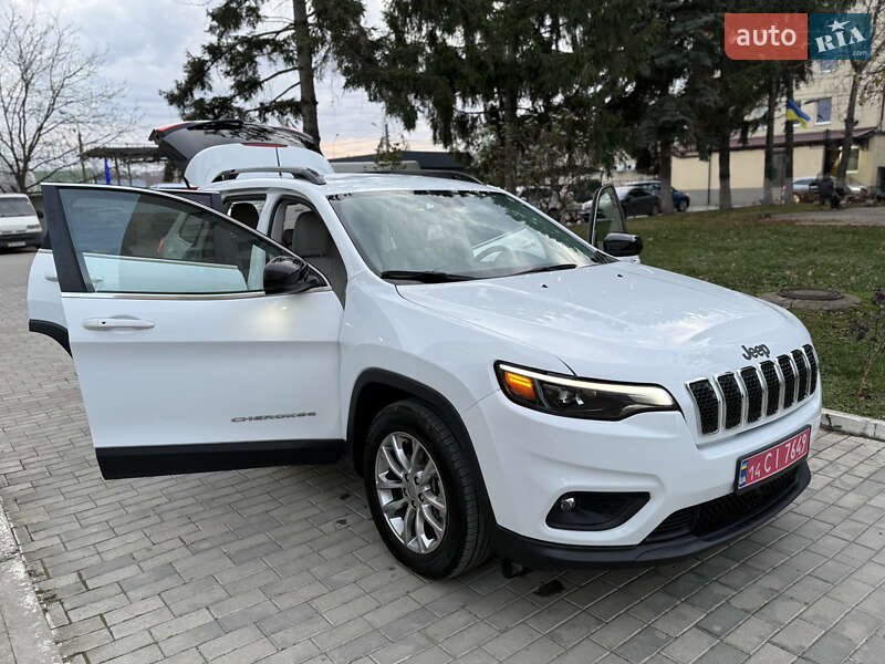 Внедорожник / Кроссовер Jeep Cherokee 2023 в Каменец-Подольском