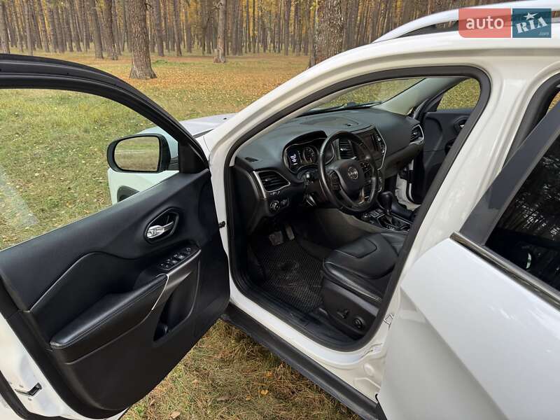 Внедорожник / Кроссовер Jeep Cherokee 2019 в Чернигове