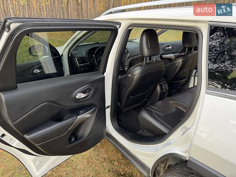 Внедорожник / Кроссовер Jeep Cherokee 2019 в Чернигове