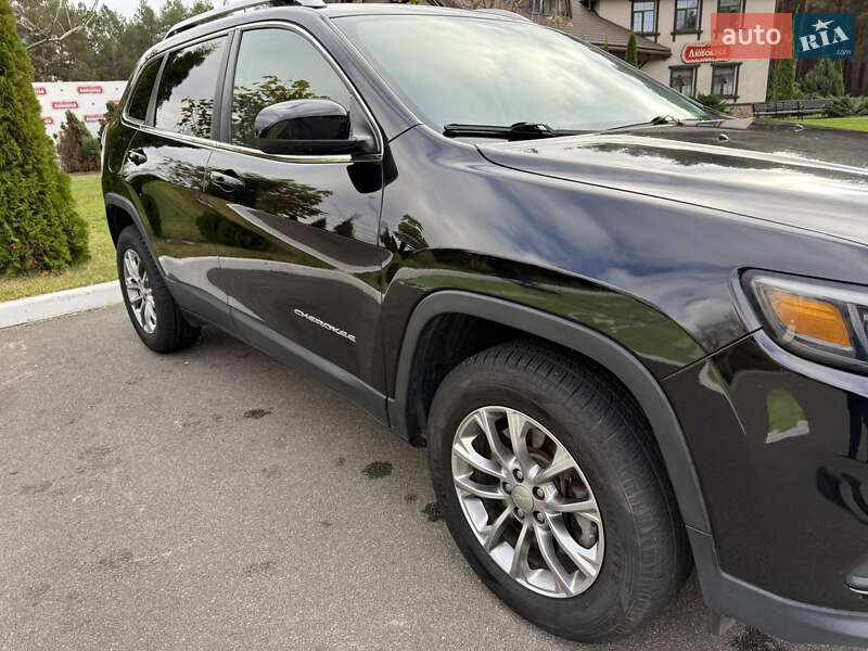 Внедорожник / Кроссовер Jeep Cherokee 2018 в Киеве