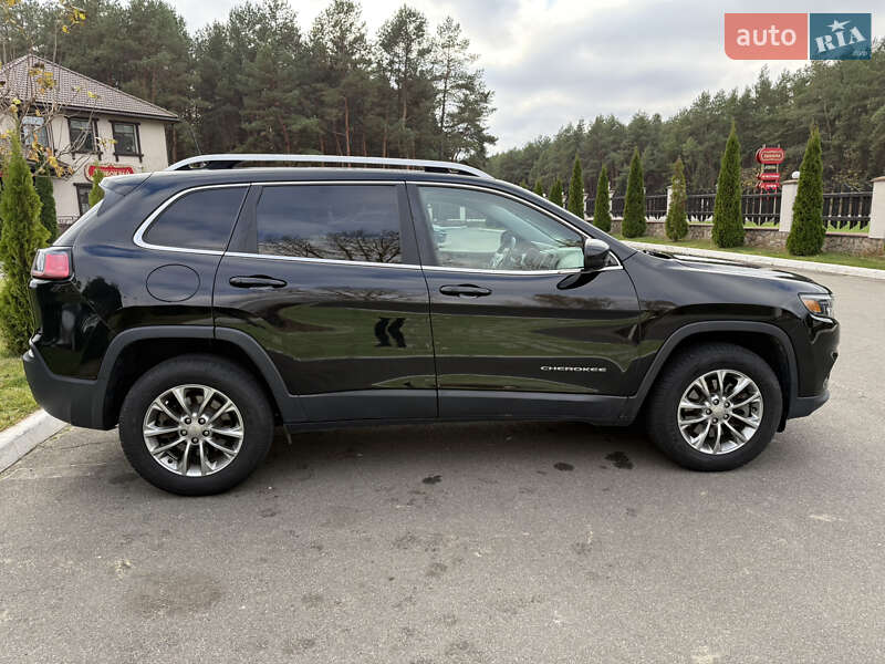 Внедорожник / Кроссовер Jeep Cherokee 2018 в Киеве
